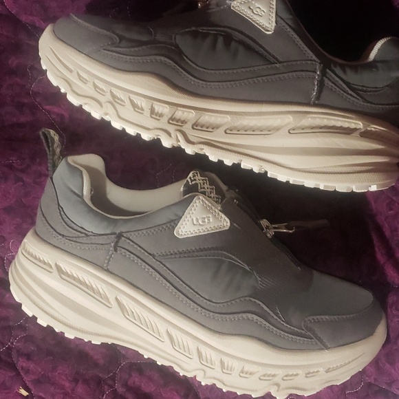 UGG shoes - Picture 3 of 8